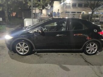 Prodám Hondu Civic, rok výroby 2006