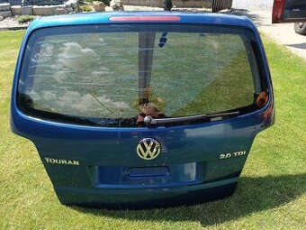 VW Touran - páté dveře, viko kufru