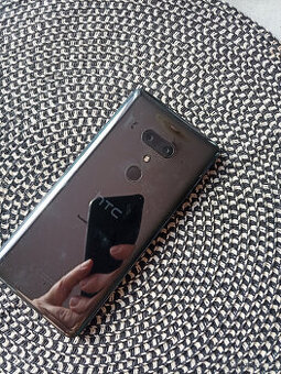HTC U12 plus
