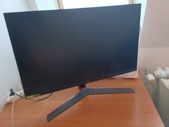 27" LG UltraGear monitor s IPS displejem