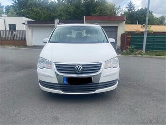 Volkswagen Touran 2.0i Benzín/CNG rok výroby 2010 200.000km