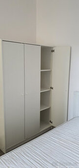 šatní skříň IKEA