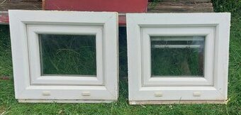 2x plastové okno 54x47cm