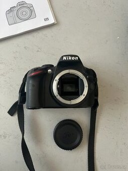 Digitální fotoaparát Nikon D3200 + objektiv 18-55