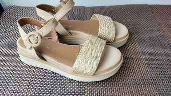 Letní boty, sandály TAMARIS - vel. 39