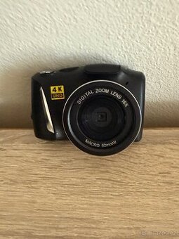Kompaktní digitální foťák 4K