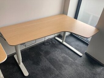IKEA polohovatelný kancelářský stůl BEKANT pravý roh