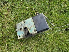 zámek dveří řidiče Peugeot 206