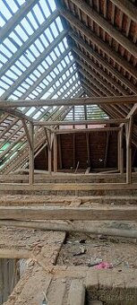 Máme zájem o staré trámy ze starých objektů