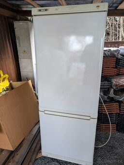 Prodám lednici s mrazákem Zanussi - 1