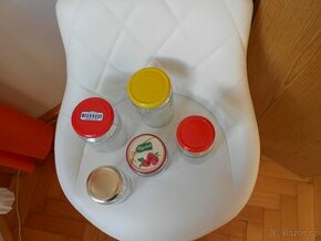 Zavařovací sklenice s kov.uzávěrem (velké i malé).