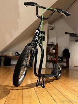 Koloběžka YEDOO City Black Tektro