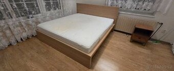 Postel 180x200 IKEA Malm včetně roštu