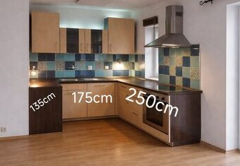 kuchyň se spotřebiči - 1