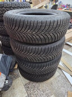 Goodyear Vector 4 seasons 235/65/17