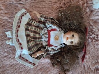 Porcelánová panenka 19 cm