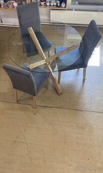 Jídelní stůl kulatý