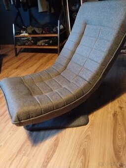 Polohovatelné křeslo