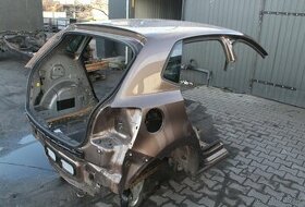 VW Polo 6R0 zadní část karoserie