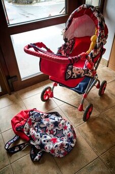 Kočárek pro panenky