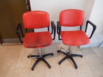 Křesla holičská otočná 2 kusy, používaná, funkční, viz. foto