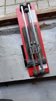 Řezačka na dlažbu