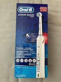NOVÝ zubní kartáček ORAL B Junior Smart + 4x hlavice