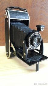 Starý měchový fotoaparát