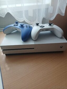 Xbox one + ovladače
