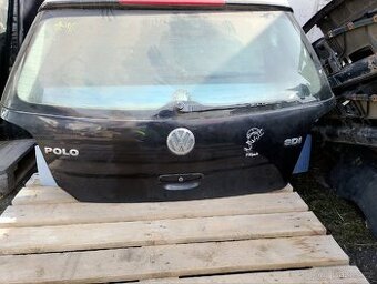 Víko kufru VW polo (díl určen na lak)