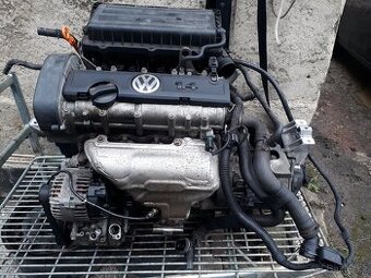 MOTOR+PŘEVODOVKA GOLF 6. CGGA 1.4 -- NA DÍLY