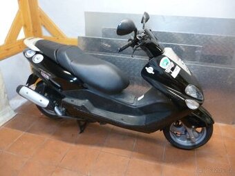 Yamaha Majesty 125. rok 2006. Najeto 33383km.