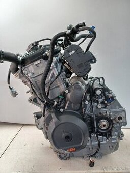 KTM 890 DUKE R - MOTOR