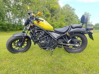 Motocykl Honda Rebel