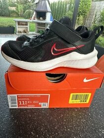 Nike, vel. 28,5 - top stav - 1