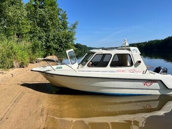 Laminátová loď Finnmaster 530 + Suzuki DF9,9 (15) + vlek