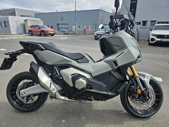 XADV 750 novy model 2025