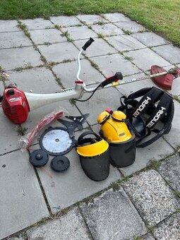 Profi křovinořez Komatsu s příslušenstvím
