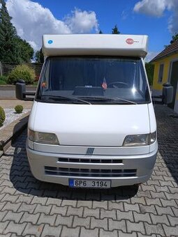 Obytný automobil