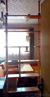 RETRO DŘEVĚNÁ SOUSTRUŽENÁ KVĚTINOVÁ STĚNA