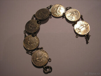 Náramek ze stříbrných mincí