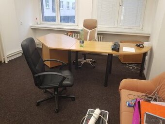 Kancelářský stůl