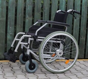 077-Mechanický invalidní vozík B+B.