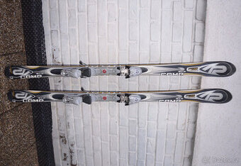 Málo jeté carvingové lyže 160 cm K2 USA, bezvadný stav.