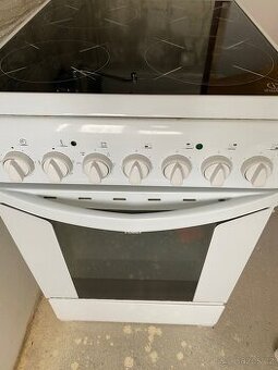 Indukcni sporak indesit