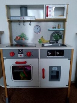 Dřevěná kuchyňka  - jako nová