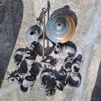 Starožitný bronzový lustr