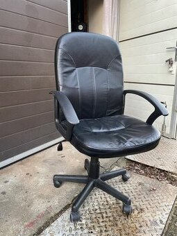 Počítačové kožené kreslo