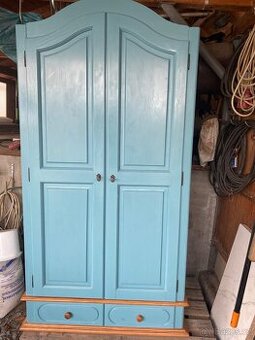 Dřevěná dětská sestava skříň + komoda pěkný stav