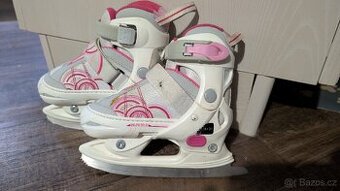 Dívčí rostoucí brusle